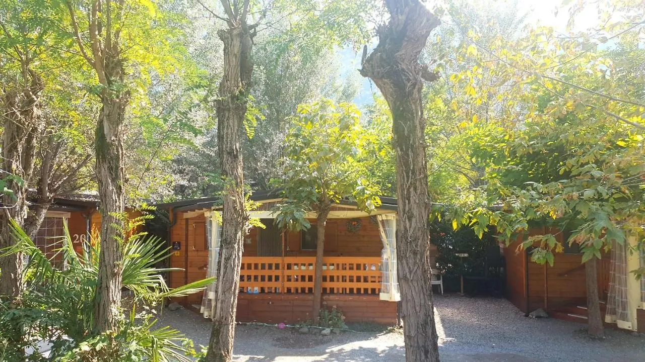 Vakantiehuis Porlezzaヴィラ ポルレッツァ