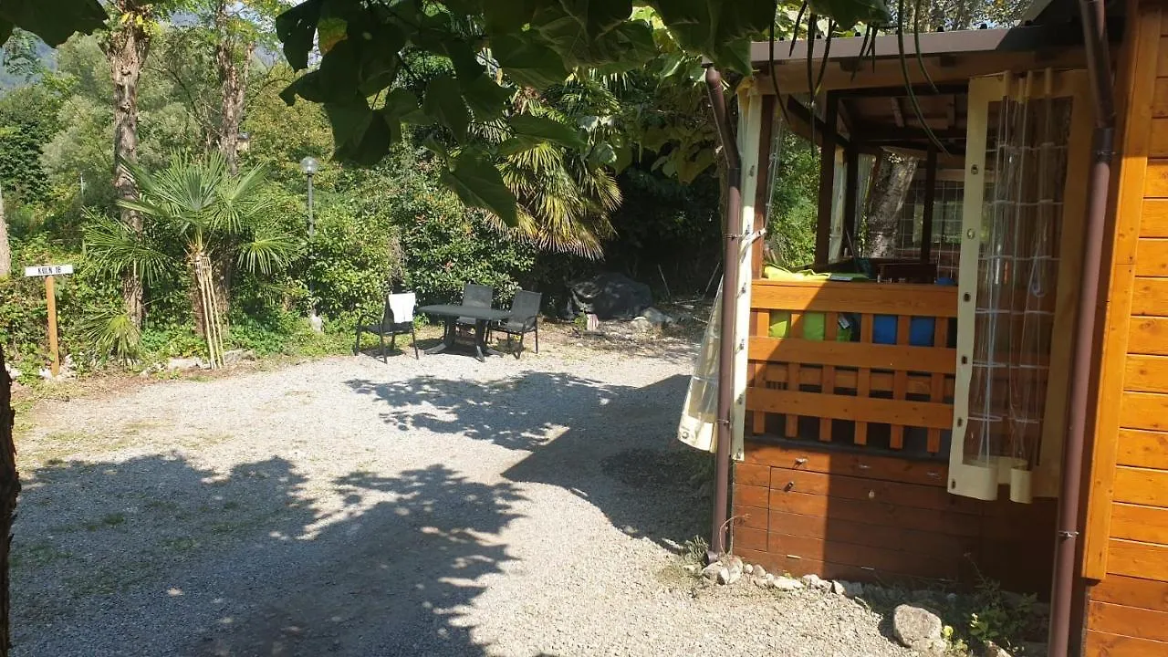 Vakantiehuis Porlezzaヴィラ